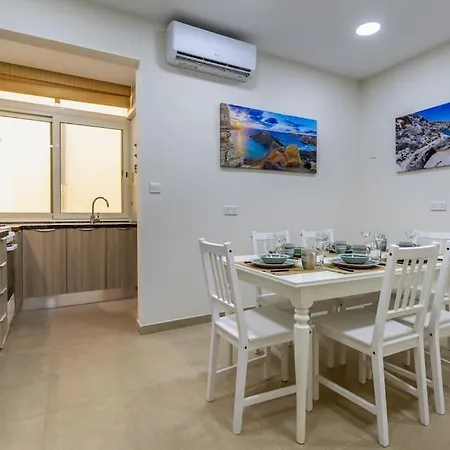 Appartamento New 1min Walk To Seafront St. Paul's Bay