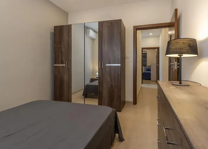 New 1min Walk To Seafront * St. Paul's Bay