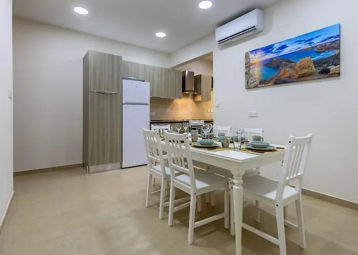 New 1min Walk To Seafront * St. Paul's Bay