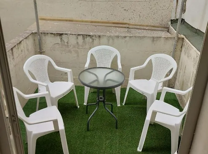 New 1min Walk To Seafront *