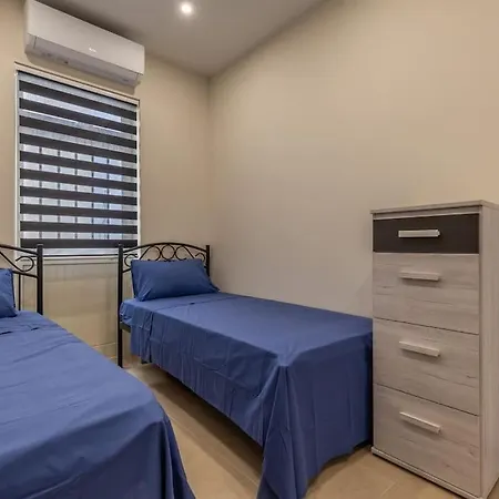 New 1min Walk To Seafront Apartment