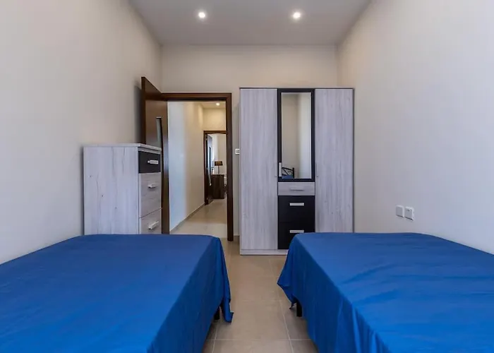 New 1min Walk To Seafront *